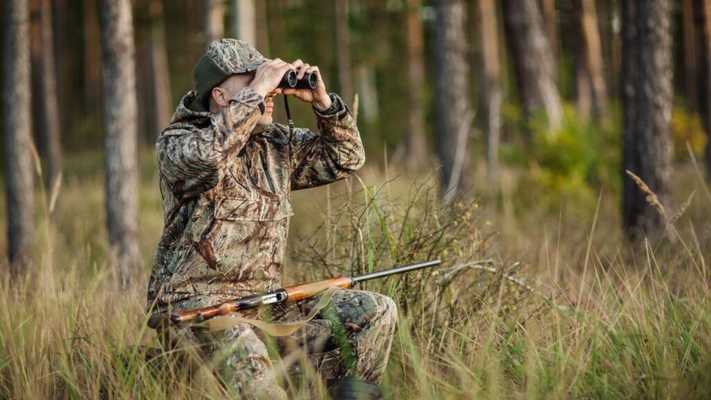 This image has an empty alt attribute; its file name is Hunters-Binoculars-1024x576.jpg