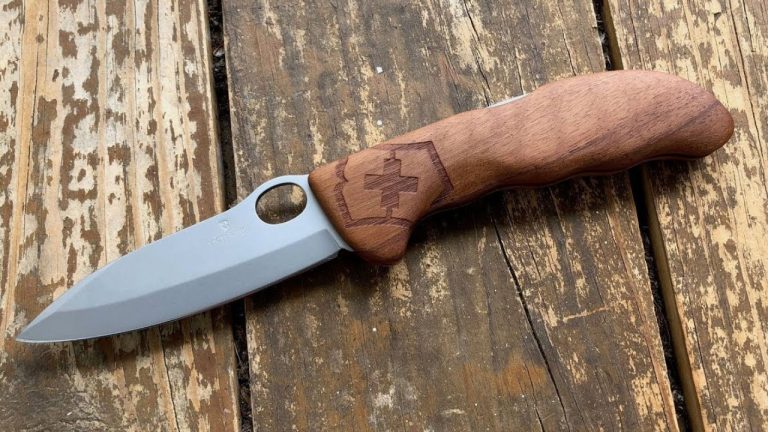 Knives That Never Let a Hunter Down