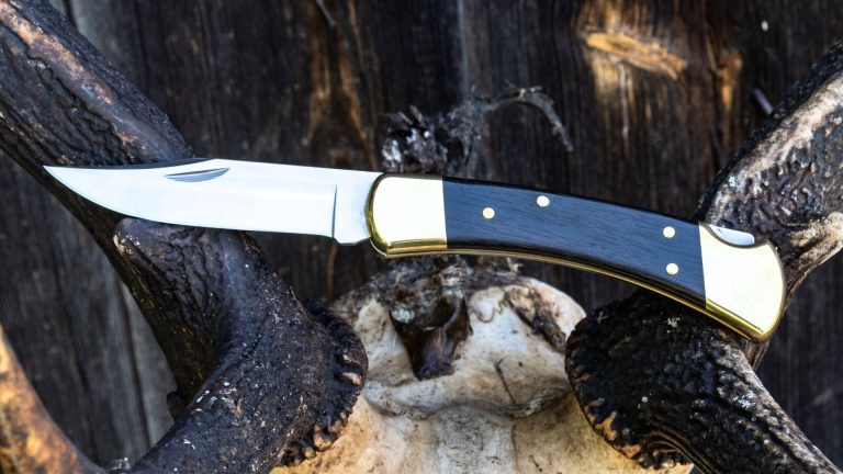 Knives That Feel Right Even After Decades of Use