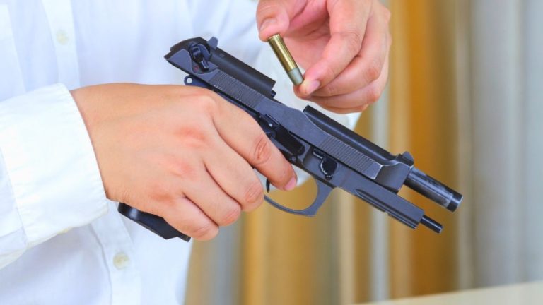 Kub The Shadow Simple Man/Shutterstock.com