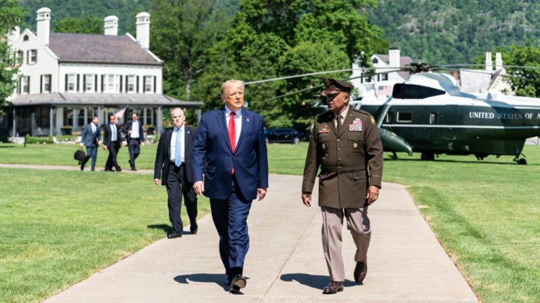 Image Credit: The White House from Washington, DC - Public domain/Wiki Commons