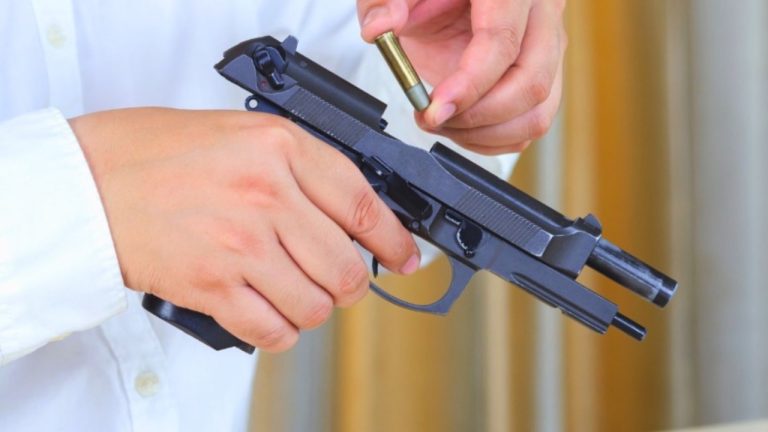 Kub The Shadow Simple Man/Shutterstock.com