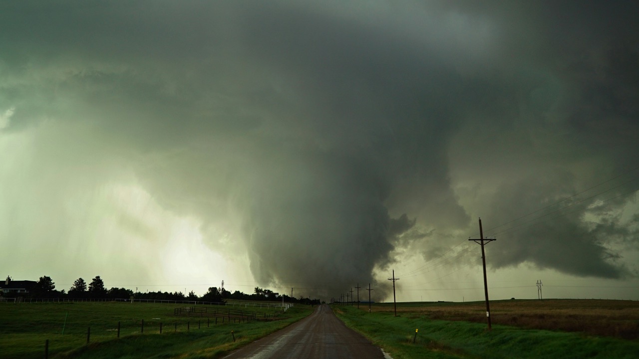 Extreme Meteorologist Recalls Deadliest Tornado Outbreak in U.S ...